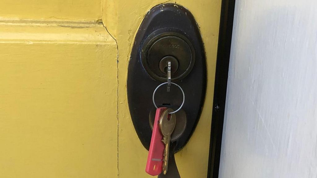 emergency locksmith lock repair locksmith services residential locksmith door lock Lock Rekey Chevy Thornapple St, Chase, MD
