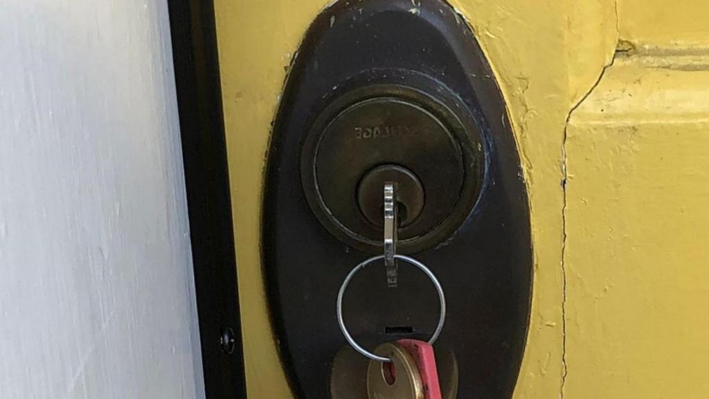 door lock emergency locksmith lock repair locksmith services residential locksmith Lock Rekey Chevy Thornapple St, Chase, MD