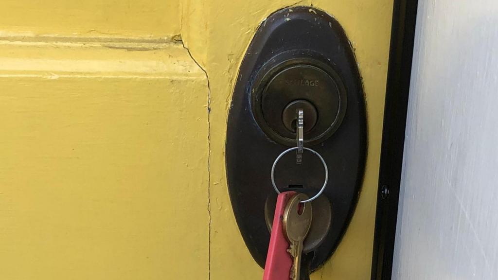 emergency locksmith lock repair locksmith services residential locksmith door lock Lock Rekey Chevy Thornapple St, Chase, MD