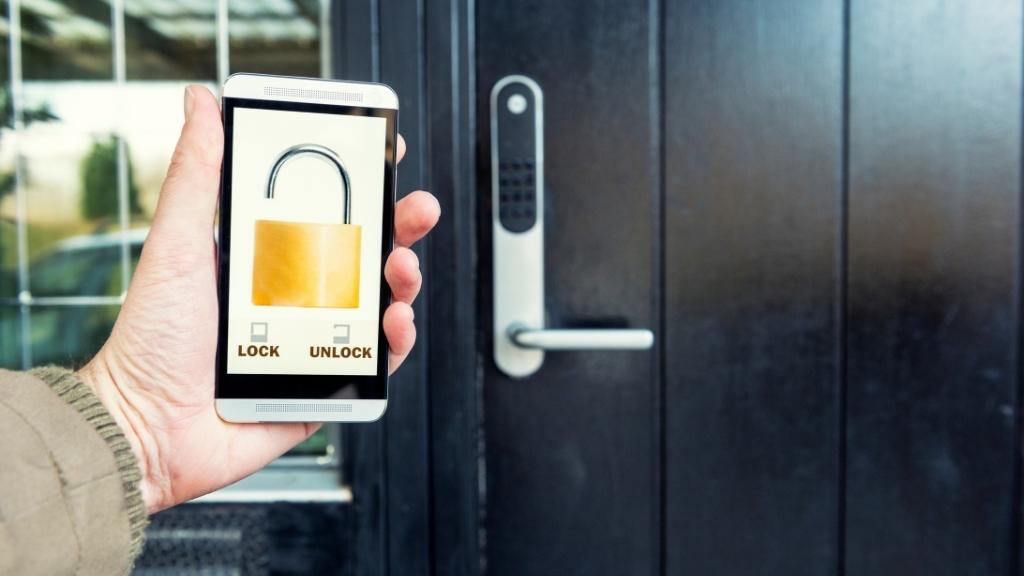 A smart lock can be controlled via a smartphone app