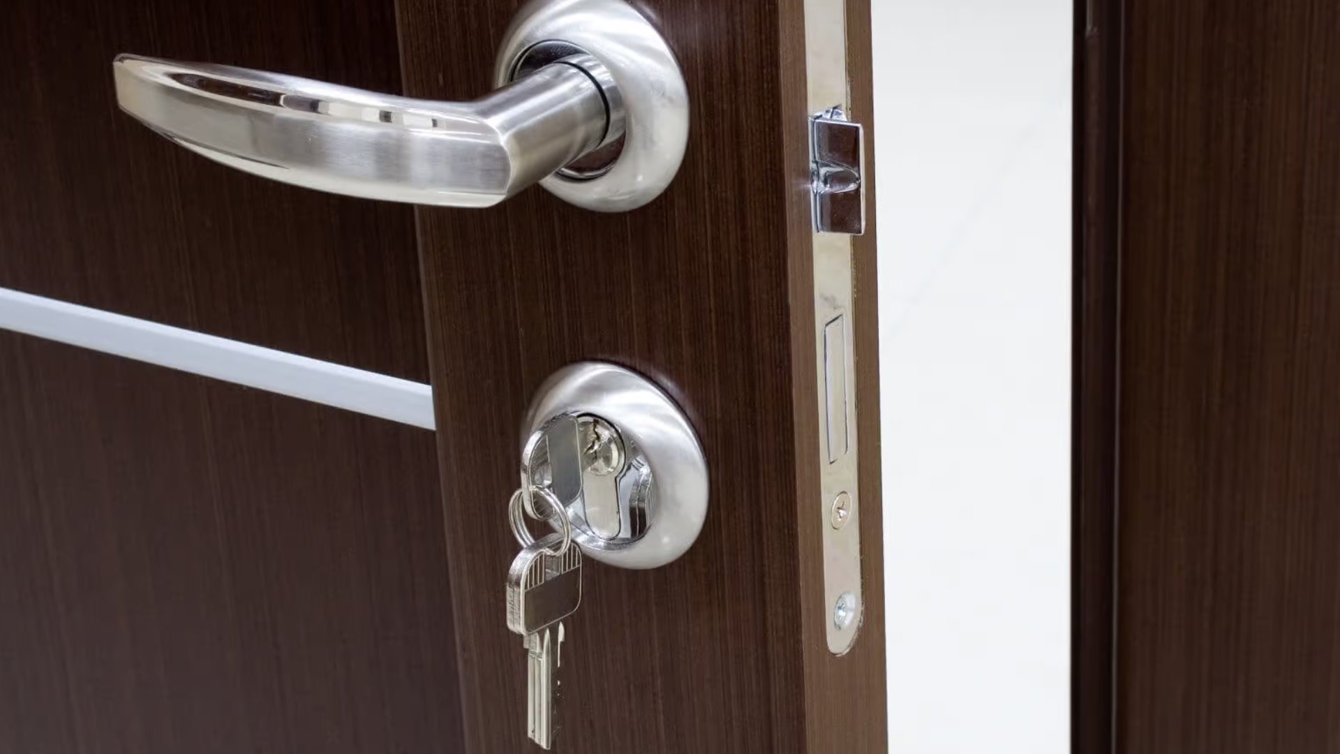 Door-Lock-Washington-DC-MacArthur-Locks-and-Doors-The-Role-of-Mortise-Locks-in-Securing-Commercial-Spaces