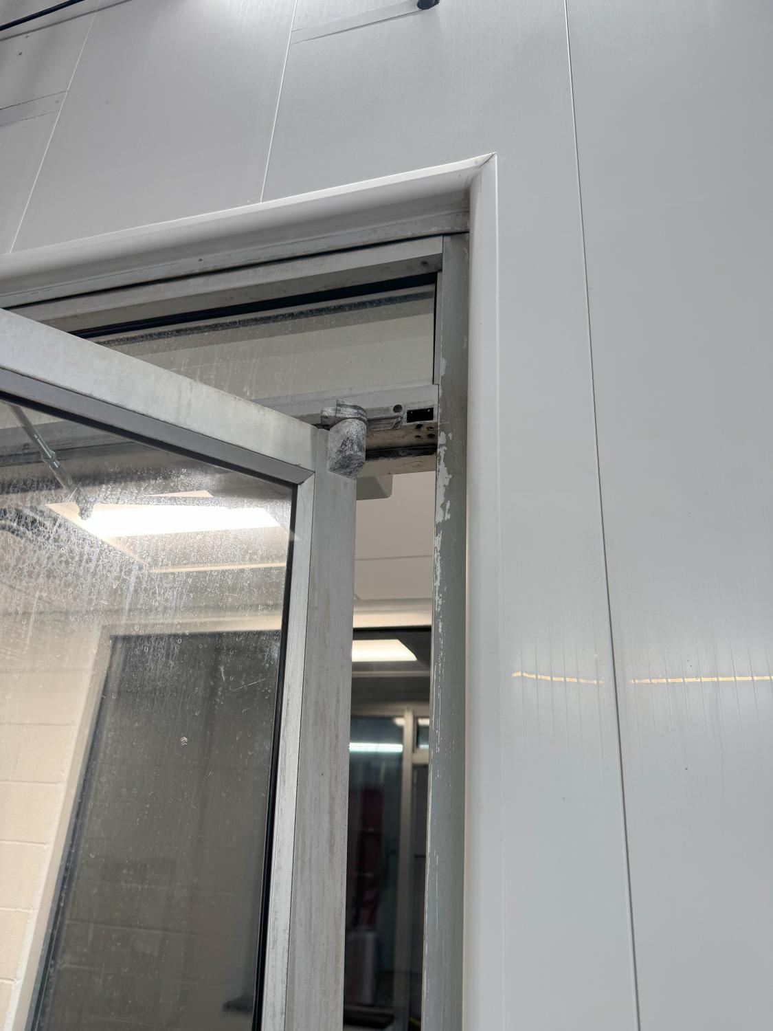Commercial door hinge
