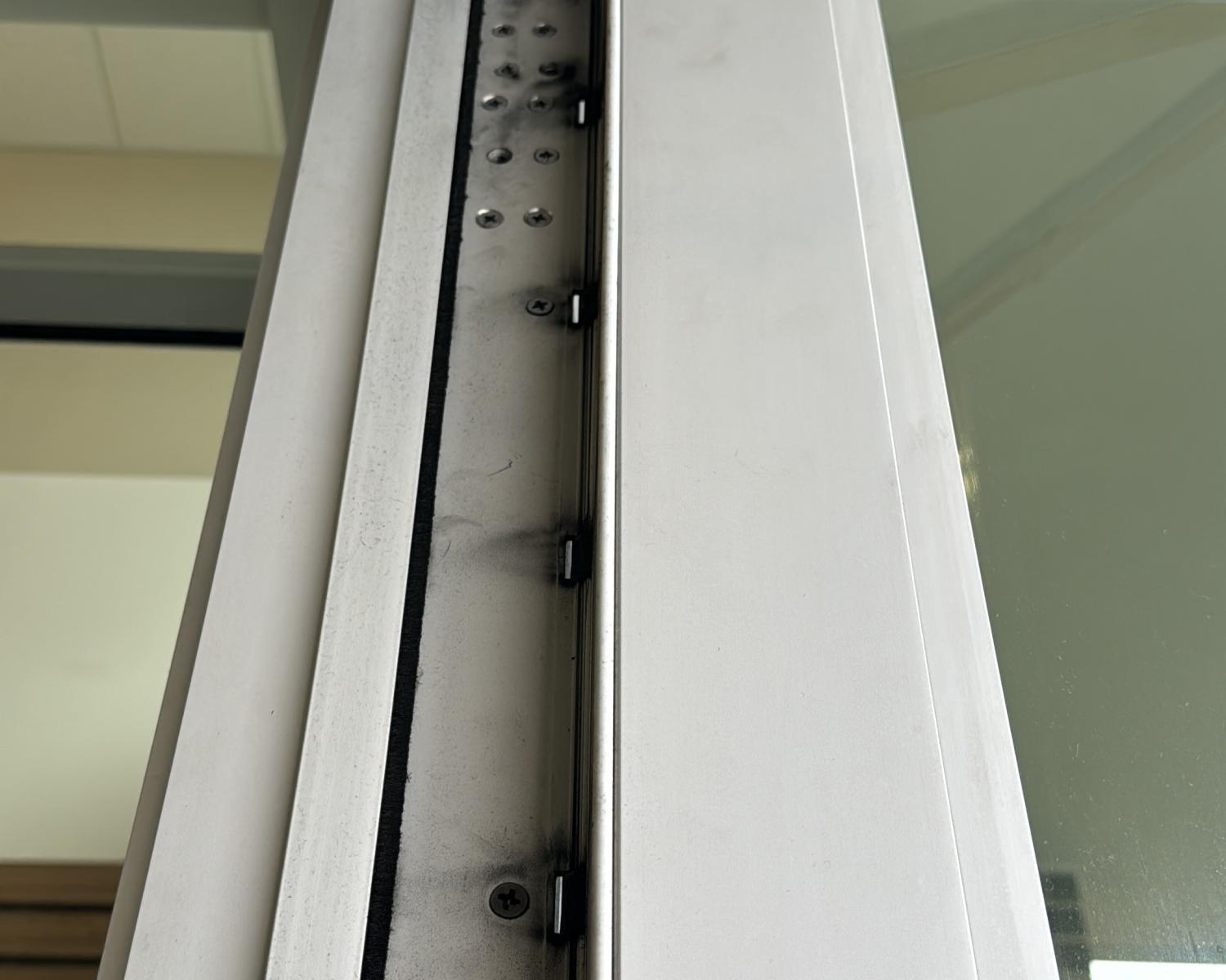 door hinge replacemnet reapir
