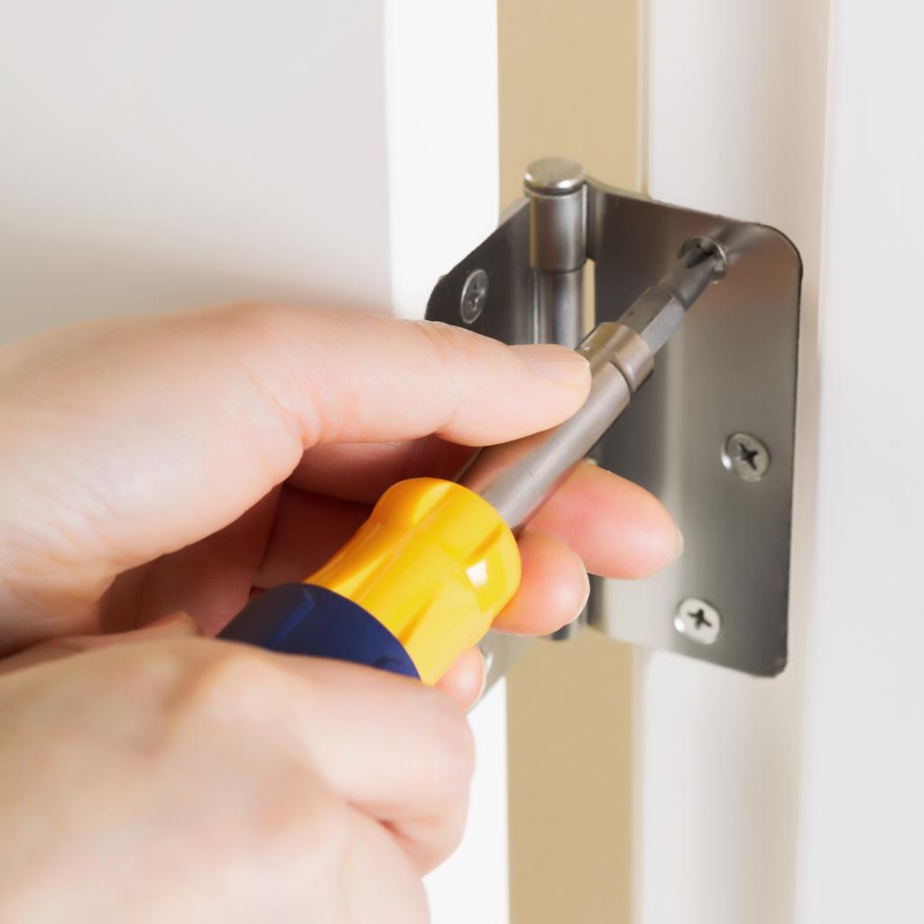 Professional hinge repair in DMV