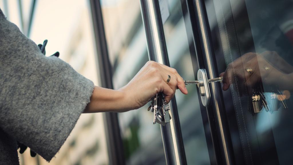 Emergency lock repair at a Richmond retail storefront