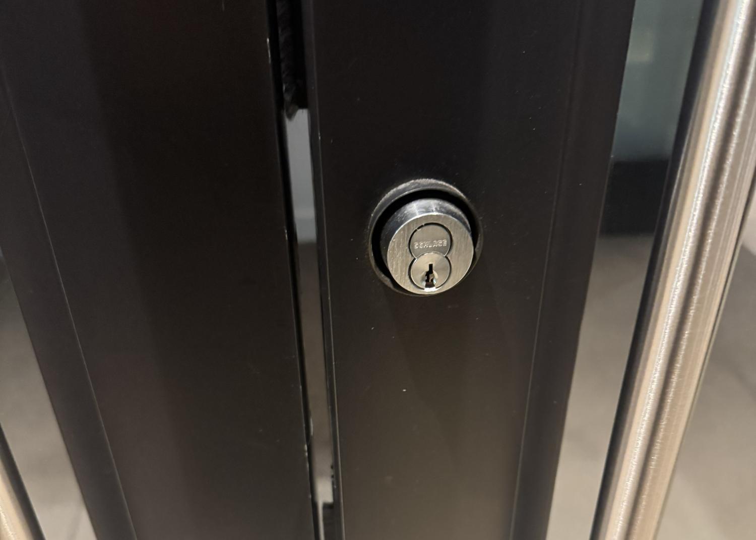 commercial lock out replacement