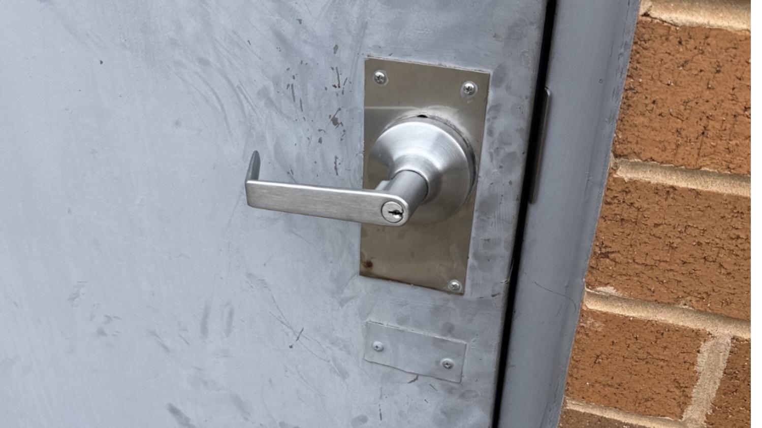 door lock emergency door repair locksmith services commercial locks commercial locksmith Commercial Door Lock Repair I St NW, Washington, DC